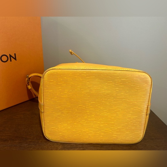 Louis Vuitton Vintage Yellow Epi Leather Noe GM Drawstring Bucket Shoulder Bag - Picture 11 of 14